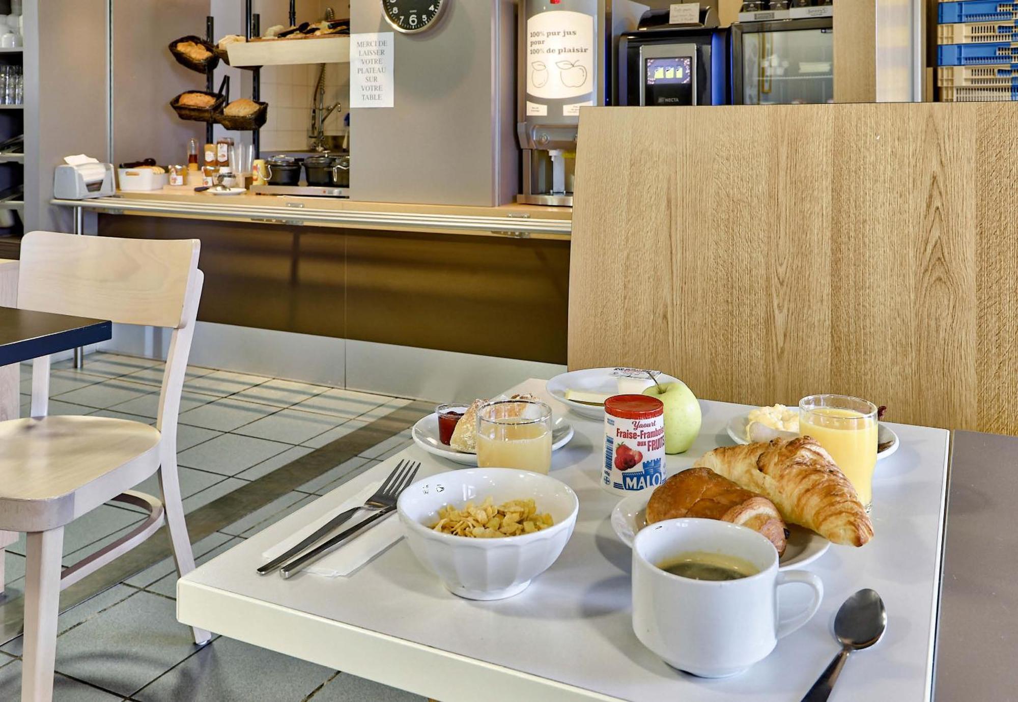 B&B Hotel Clermont-Ferrand Le Brezet Aeroport Εξωτερικό φωτογραφία